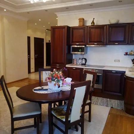 Apartment Квартира У Жд Вокзала Жк «Чудо Город» *