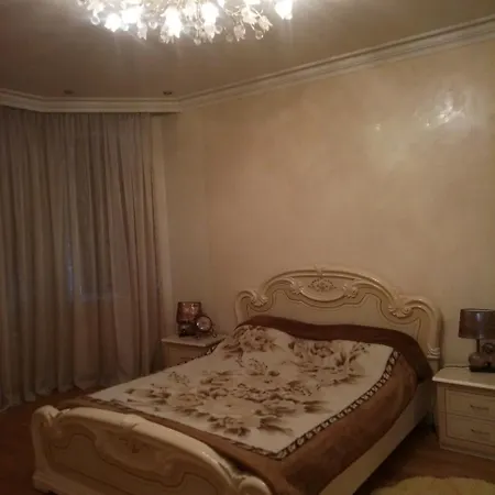 Apartment Квартира У Жд Вокзала Жк «Чудо Город» *